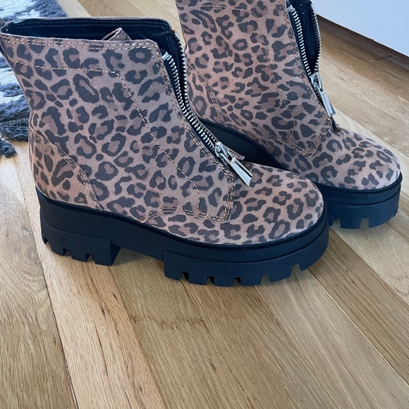 Gb by Gianni Bini Leopard print chunky boots - Picture 4 of 7